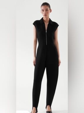 COS Black Minimalist Stirrups Jumpsuit Sleeveless Modern Chic Tailored Size L